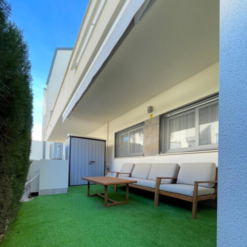 Wohnen am Meer: Erdgeschosswohnung mit Garten in Torrevieja