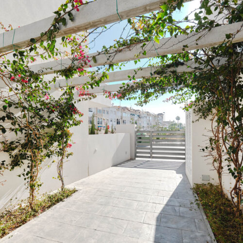 Wohnen am Meer: Erdgeschosswohnung mit Garten in Torrevieja