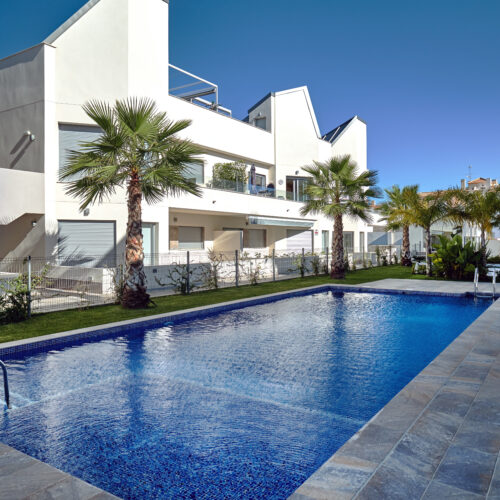 Wohnen am Meer: Erdgeschosswohnung mit Garten in Torrevieja