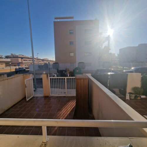 Reihenhaus mit 3 Schlafzimmern und Gemeinschaftspool in Orihuela Costa