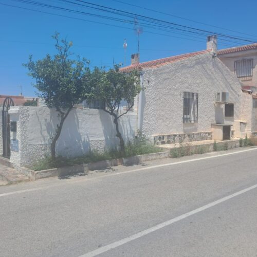 Gemütlicher Bungalow mit 2 Schlafzimmern und Garten in Torrevieja
