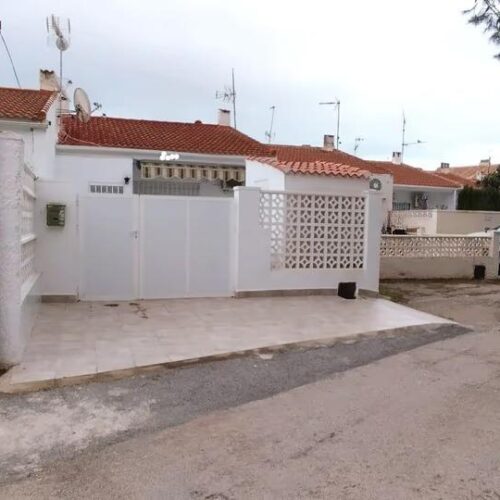 Ruhiger Bungalow mit zwei Schlafzimmern in Torrevieja – bezugsfertig und ohne Gemeinschaftskosten