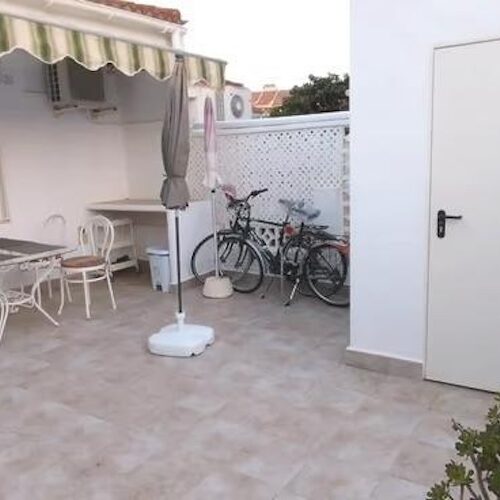 Ruhiger Bungalow mit zwei Schlafzimmern in Torrevieja – bezugsfertig und ohne Gemeinschaftskosten