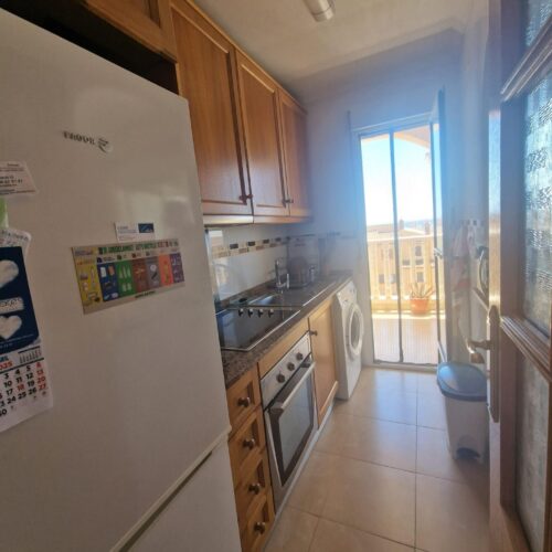 Helle 3-Zimmer-Wohnung in Torrelamata mit Pool und Garage