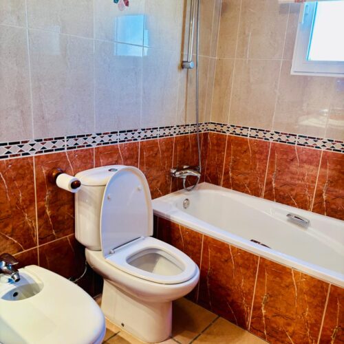 Modernes Reihenhaus mit Meerblick in Mil Palmeras – Komfortabler Wohntraum an der Costa Blanca
