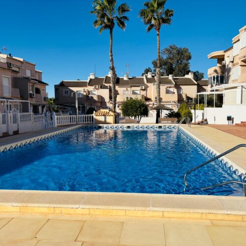 Modernes Reihenhaus mit Meerblick in Mil Palmeras – Komfortabler Wohntraum an der Costa Blanca