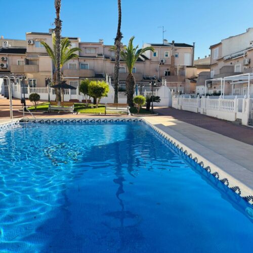 Modernes Reihenhaus mit Meerblick in Mil Palmeras – Komfortabler Wohntraum an der Costa Blanca