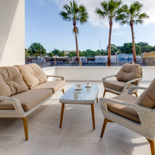 Elegantes Neubauapartment mit Westterrasse in Amanecer XII – Los Altos