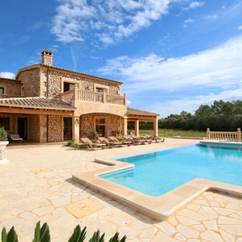 Rustikale Finca mit Ferienlizenz und Panoramablick in Son Carrió