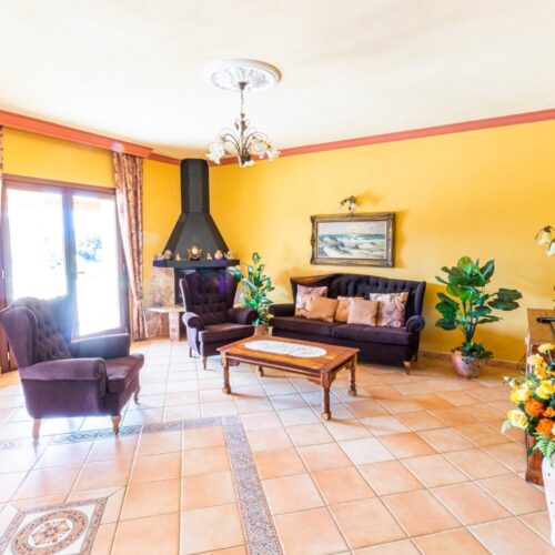 Rustikale Finca mit Ferienlizenz und Panoramablick in Son Carrió