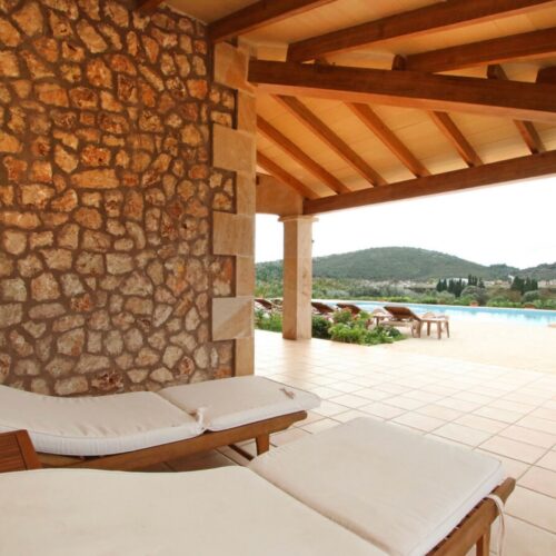 Rustikale Finca mit Ferienlizenz und Panoramablick in Son Carrió