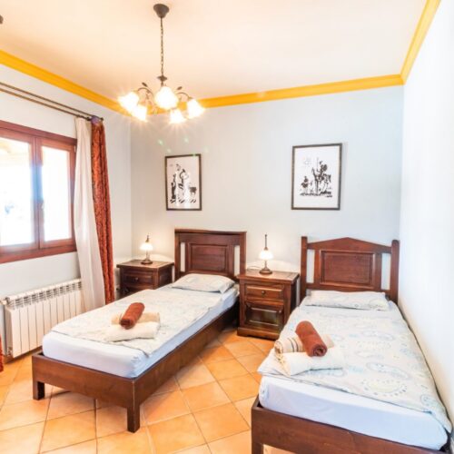 Rustikale Finca mit Ferienlizenz und Panoramablick in Son Carrió