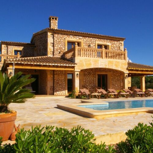 Rustikale Finca mit Ferienlizenz und Panoramablick in Son Carrió