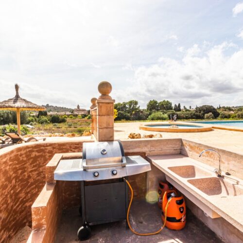 Rustikale Finca mit Ferienlizenz und Panoramablick in Son Carrió