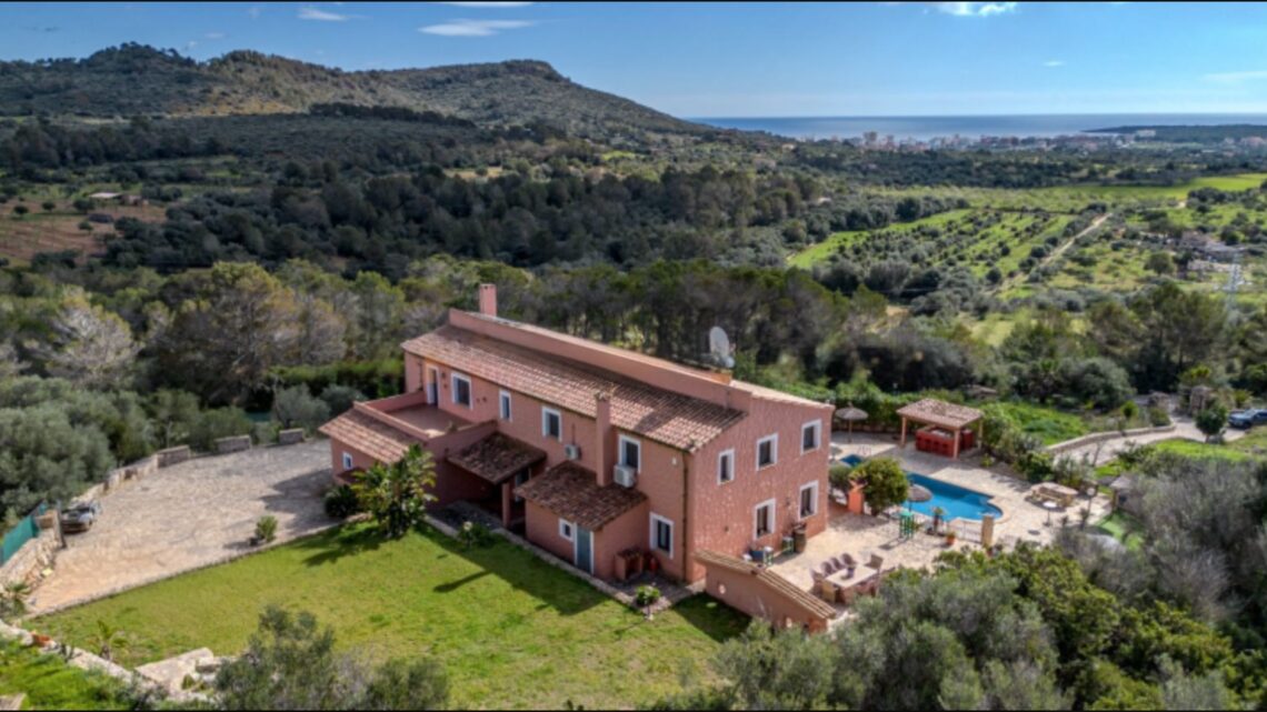 Exklusive Finca in Son Carrió mit Meerblick und ETV-Lizenz