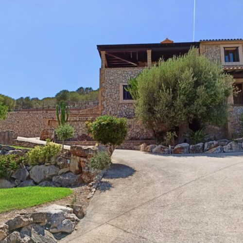 Finca mit Meerblick und mallorquinischem Flair in Son Macià