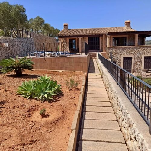 Finca mit Meerblick und mallorquinischem Flair in Son Macià
