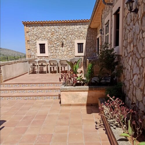 Finca mit Meerblick und mallorquinischem Flair in Son Macià