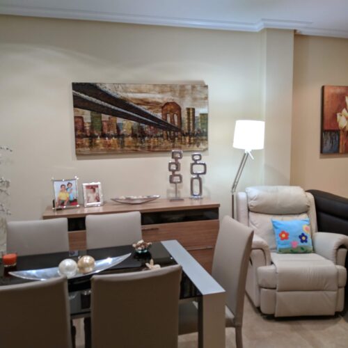 Großzügige 3-Zimmer-Wohnung mit Terrasse und Garage in zentraler Lage von Pilar de la Horadada