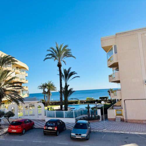 Modernes Reihenhaus mit Meerblick in Mil Palmeras – Komfortabler Wohntraum an der Costa Blanca