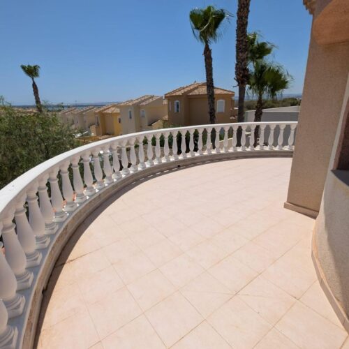 Freistehendes Chalet mit Pool und Solarenergie in Rojales