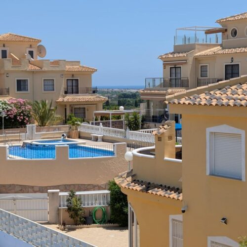 Freistehendes Chalet mit Pool und Solarenergie in Rojales