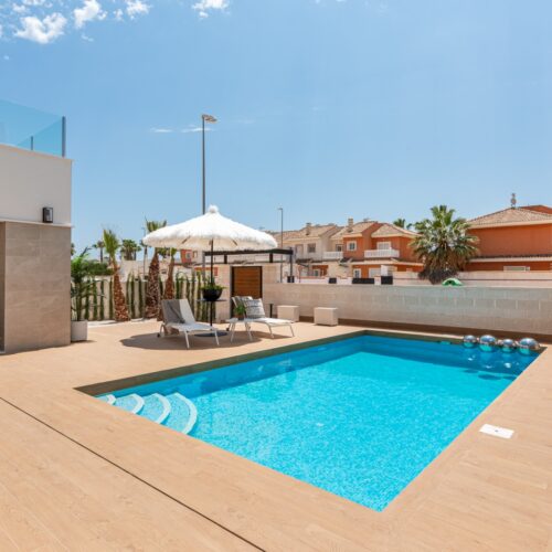 Neubauvilla "Allegra" mit Pool, Solarium & Garten in Toplage