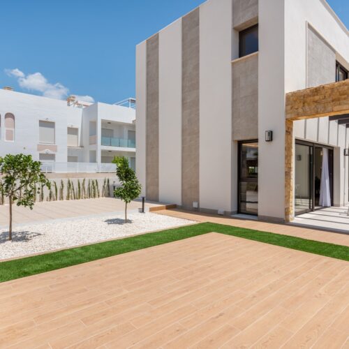 Neubauvilla "Allegra" mit Pool, Solarium & Garten in Toplage