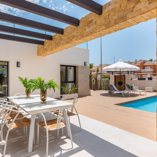 Neubauvilla "Allegra" mit Pool, Solarium & Garten in Toplage