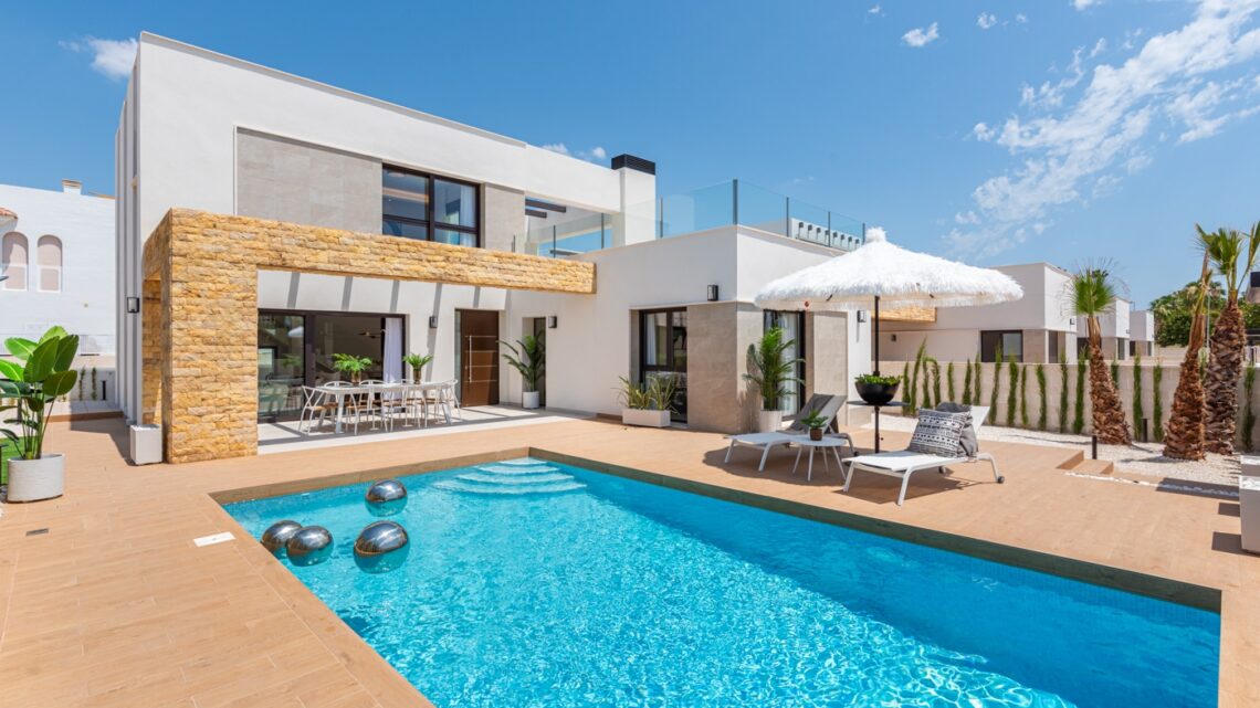 Neubauvilla "Allegra" mit Pool, Solarium & Garten in Toplage
