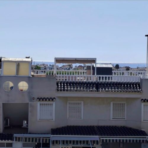 Wohnung mit privatem Solarium und Poolblick in Torrevieja – Aguas Nuevas