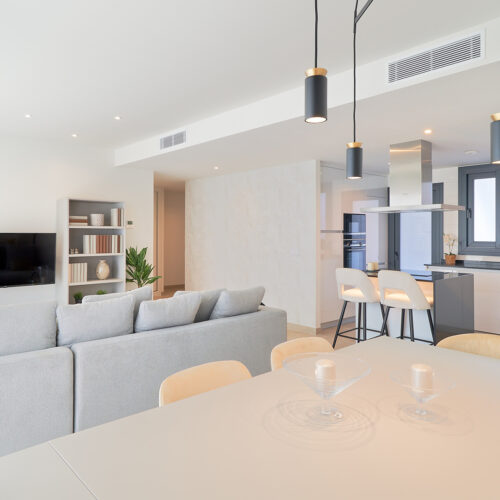 Moderne Erdgeschosswohnung mit Garten in Atalaya