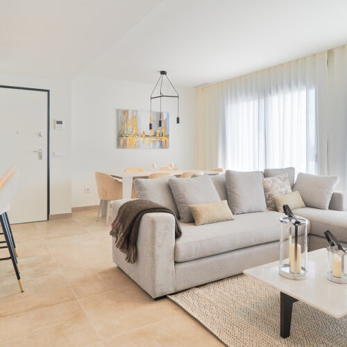 Moderne Erdgeschosswohnung mit Garten in Atalaya