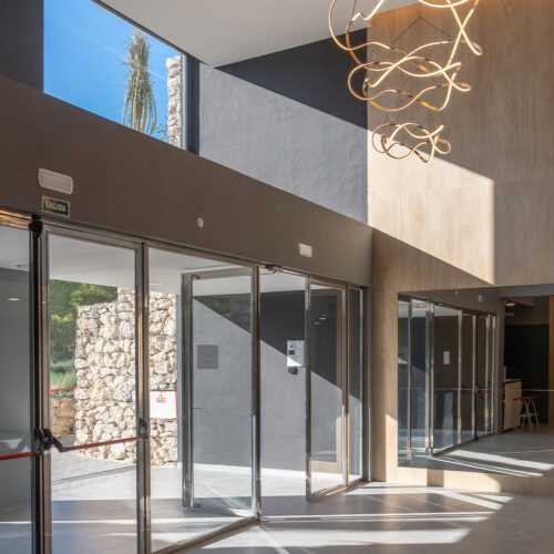 Exklusives 2-Schlafzimmer-Apartment im Eagle Tower