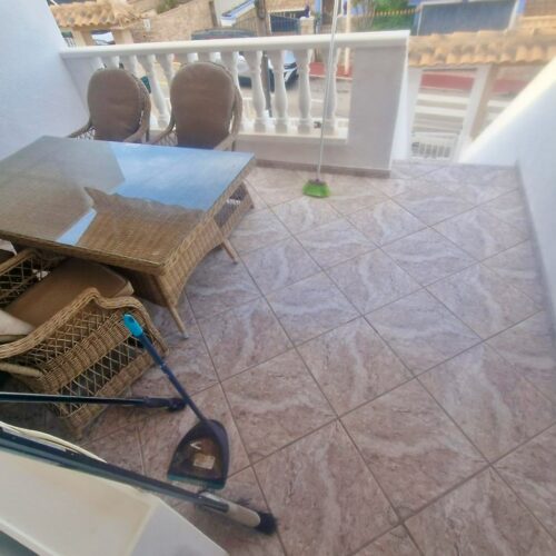 Spektakulärer Bungalow mit Einliegerwohnung und Meerblick