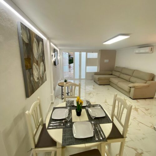 Spektakulärer Bungalow mit Einliegerwohnung und Meerblick