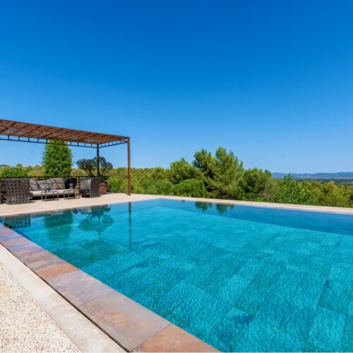 Einzigartiges Fincaanwesen mit Ferienvermietungslizenz und spektakulärem Panoramablick über ganz Mallorca.