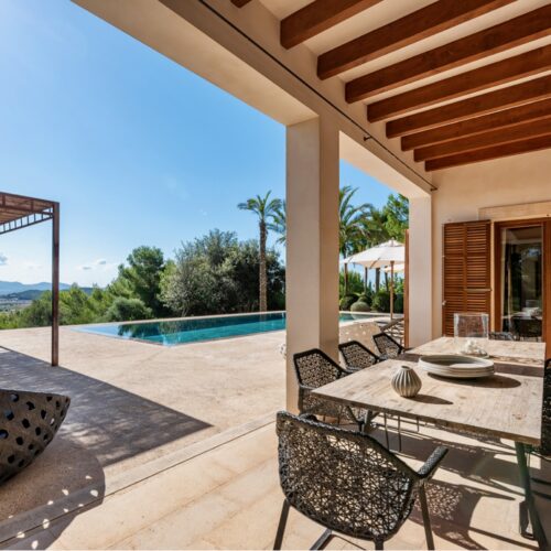 Einzigartiges Fincaanwesen mit Ferienvermietungslizenz und spektakulärem Panoramablick über ganz Mallorca.