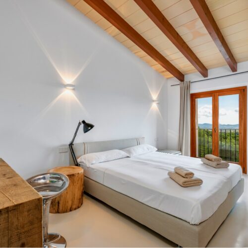 Einzigartiges Fincaanwesen mit Ferienvermietungslizenz und spektakulärem Panoramablick über ganz Mallorca.