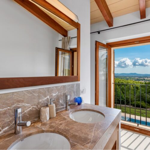 Einzigartiges Fincaanwesen mit Ferienvermietungslizenz und spektakulärem Panoramablick über ganz Mallorca.