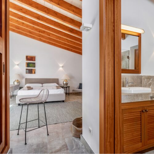 Einzigartiges Fincaanwesen mit Ferienvermietungslizenz und spektakulärem Panoramablick über ganz Mallorca.