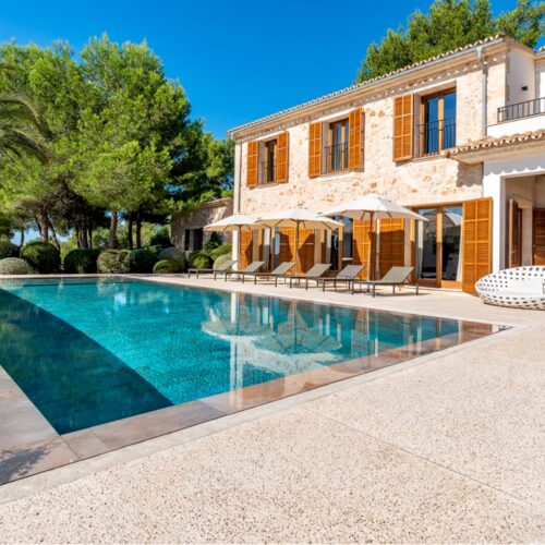 Einzigartiges Fincaanwesen mit Ferienvermietungslizenz und spektakulärem Panoramablick über ganz Mallorca.