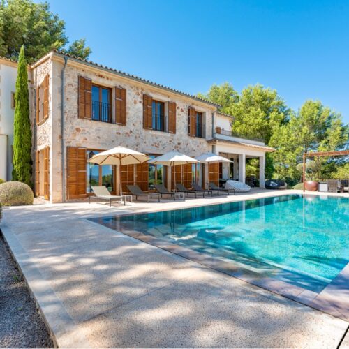 Einzigartiges Fincaanwesen mit Ferienvermietungslizenz und spektakulärem Panoramablick über ganz Mallorca.