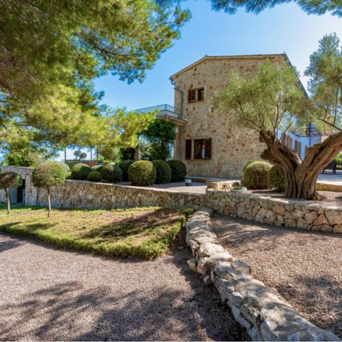 Einzigartiges Fincaanwesen mit Ferienvermietungslizenz und spektakulärem Panoramablick über ganz Mallorca.