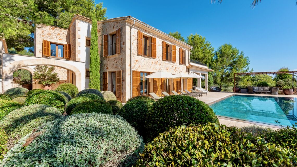 Einzigartiges Fincaanwesen mit Ferienvermietungslizenz und spektakulärem Panoramablick über ganz Mallorca.