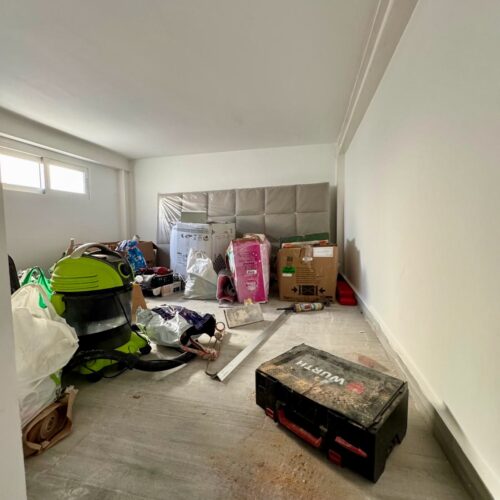 Modernes Stadthaus mit Solarium und Garage mit Gewerbeoption in San Pedro