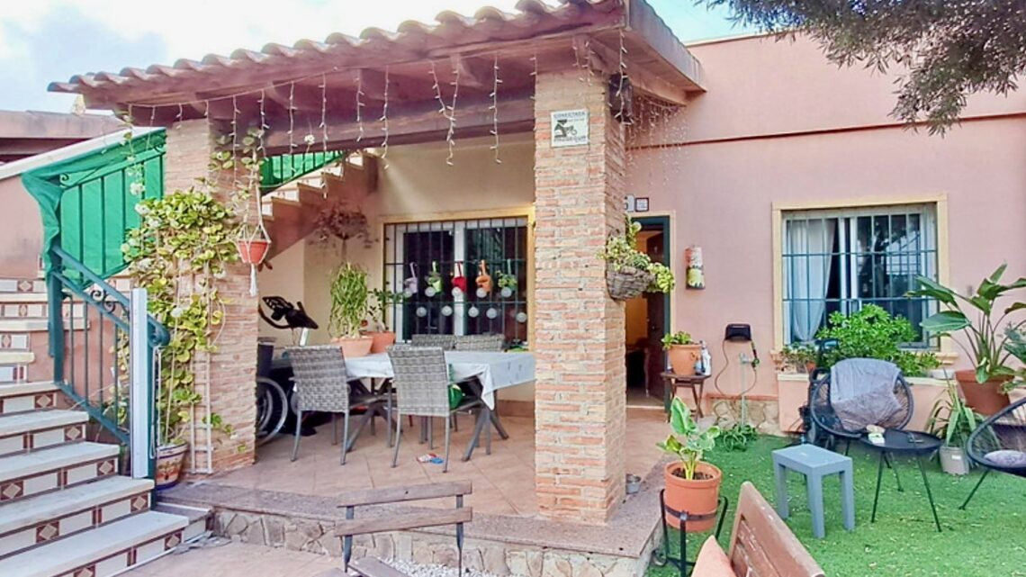 Ruhiges Reihenhaus in Torrevieja mit Garten und Gemeinschaftspool