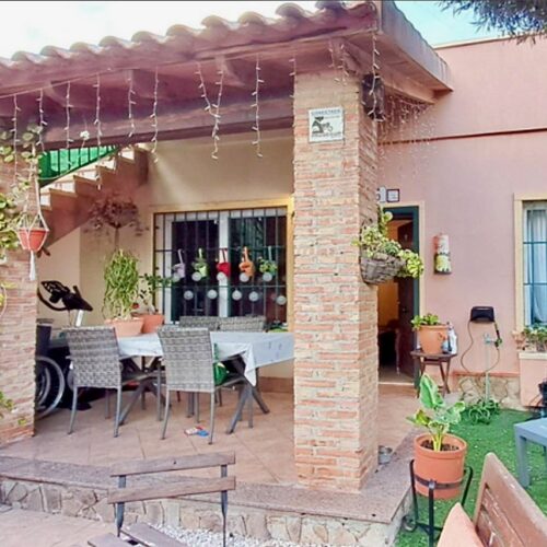 Ruhiges Reihenhaus in Torrevieja mit Garten und Gemeinschaftspool