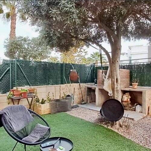 Ruhiges Reihenhaus in Torrevieja mit Garten und Gemeinschaftspool