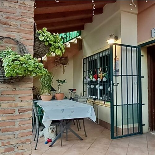 Ruhiges Reihenhaus in Torrevieja mit Garten und Gemeinschaftspool